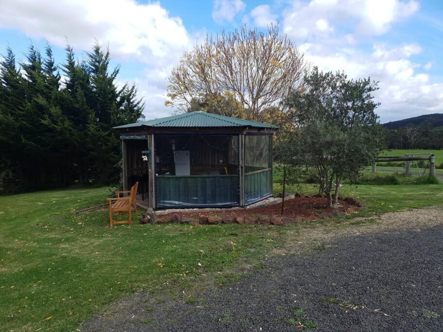 Handsome Hills Dairy Retreat Won Wron Exterior photo